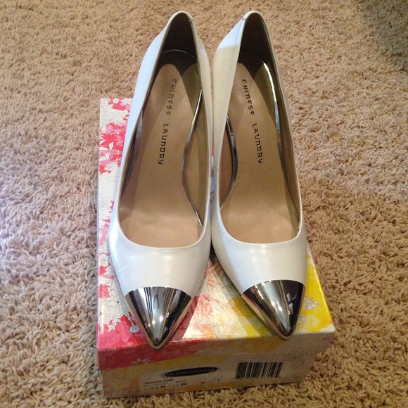 Chinese Laundry white steel toe pumps