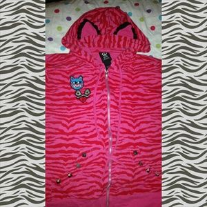 Jessica Louise short sleeve hoodie.