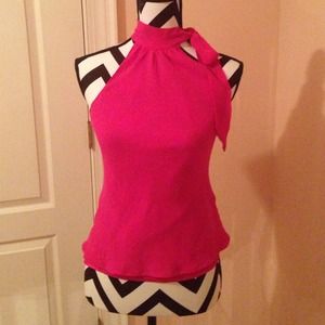 Adorable hot pink blouse! 💕