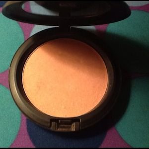 Authentic MAC Beauty Powder- Shell Pearl