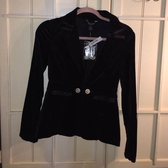 Blazer - Picture 4 of 4
