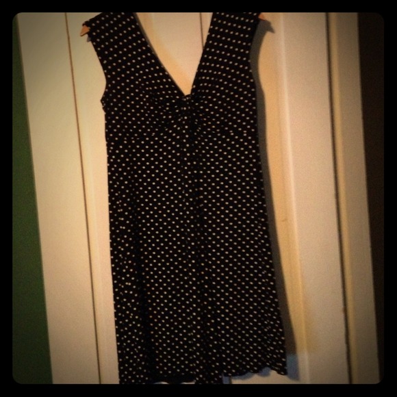Bundle 2 dresses 2 tops