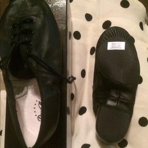 Black dancing shoes for girls.