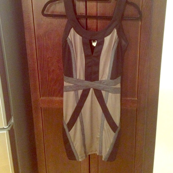 Nikibiki Grey and Black Seamless Dreas