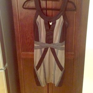 Nikibiki Grey and Black Seamless Dreas