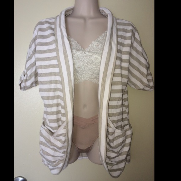 Beige and white cardigan with pockets - Picture 1 of 4