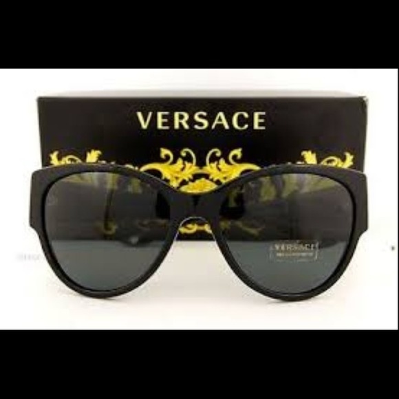 Brand new AUTHENTIC VERSACE (ve4230)