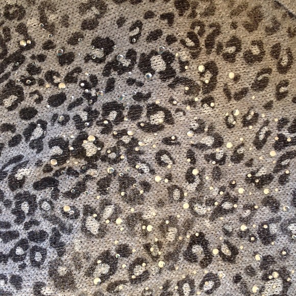 Cheetah Print Top - Picture 4 of 4