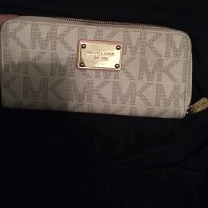Mixhael kors wallet