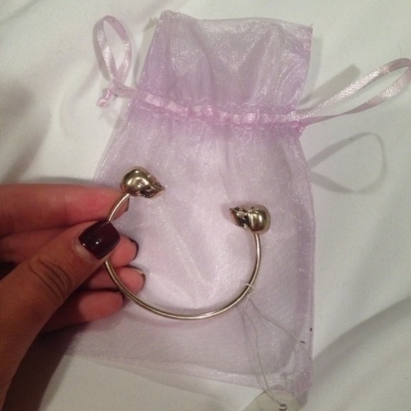Rhinestone skull brandy and Melville bracelet