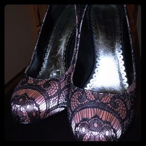 Pink and Black Lace Pumps Size 9
