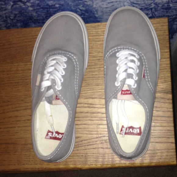 Worn one time grey Levi Sneakers!