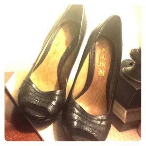 beautiful black pumps by L.A.M.B