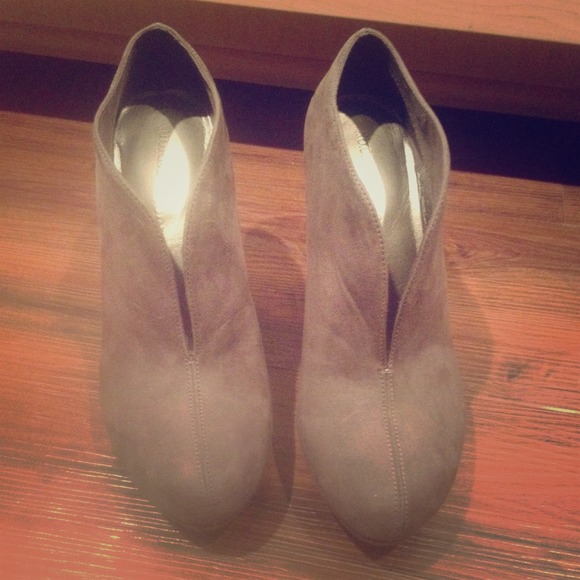 NEW Gray Suede Booties