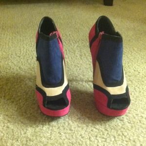Fuchsia navy blue ankle booties