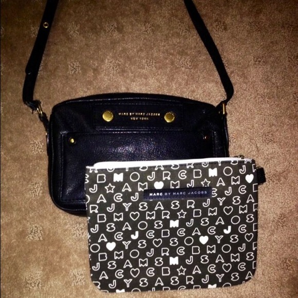 Marc by Marc Jacobs black preppy camera + bonus