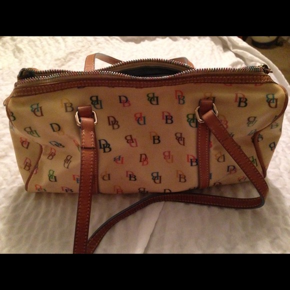 Dooney and Bourke purse - Picture 1 of 1