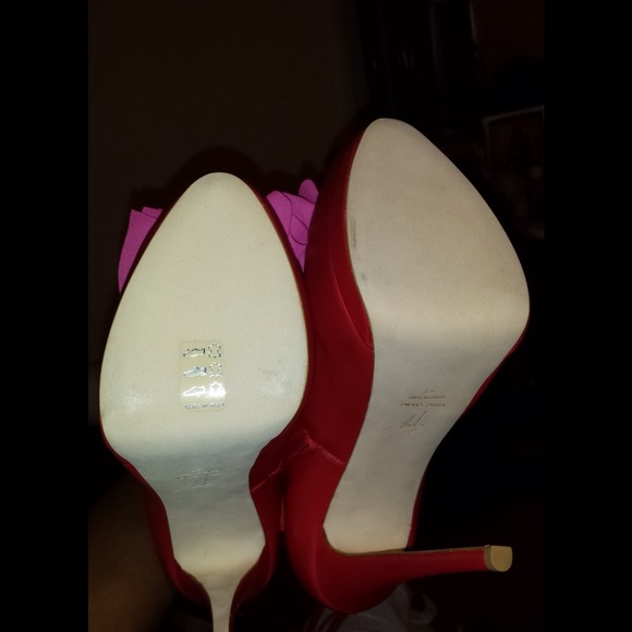 MAKE AN OFFER Giuseppe Zanotti Red Leather booties - Picture 2 of 4