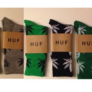 4 pairs of HUF socks