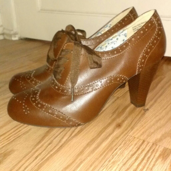 Brown oxford heeled booties