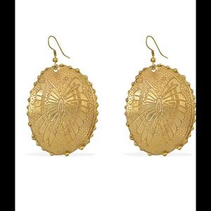 ♥️SOLD♥️ Fashion Stamping Earrings in Goldtone