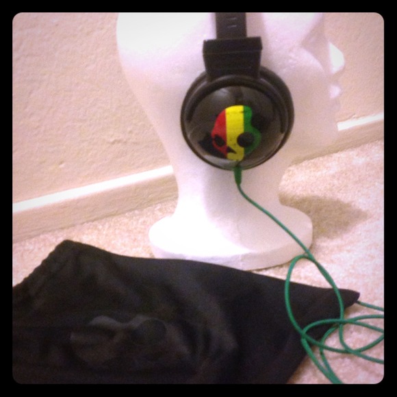 SkullCandy Earphones Reggae Style