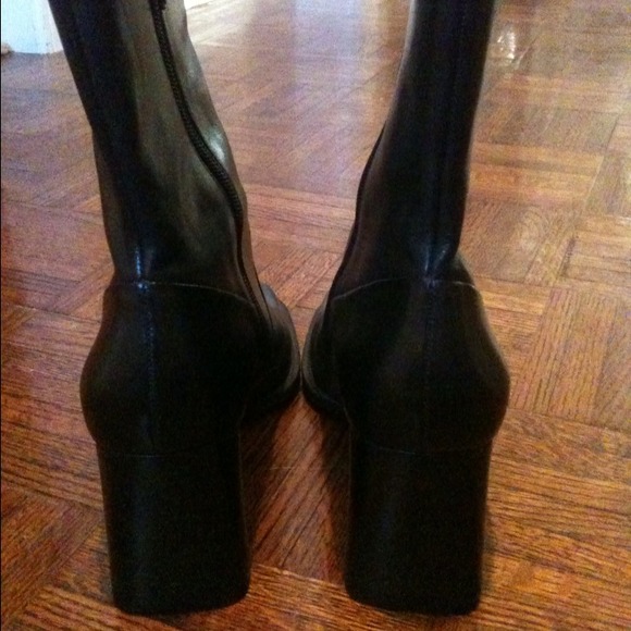 Beautiful Enzo Angiolini Boots - Picture 3 of 4