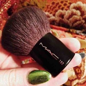 Mac 182 Kabuki brush