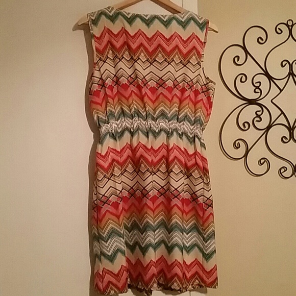 Colorful chevron dress - Picture 3 of 4