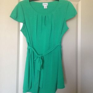 ❌❌sold❌❌Beautiful green Motherhood Maternity shirt