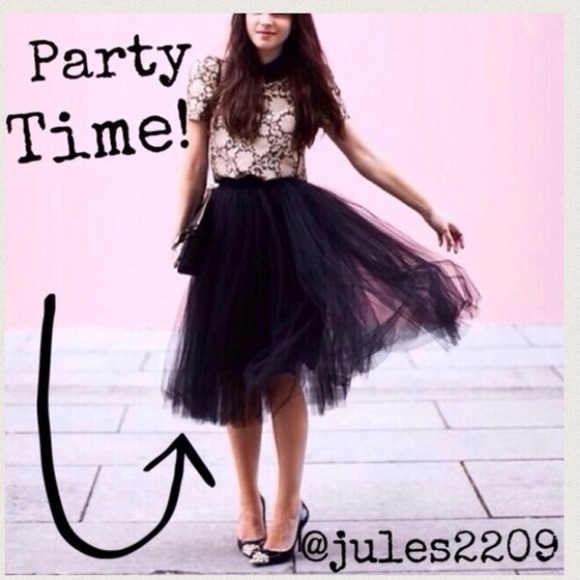 Like and Follow me ๐๐๐ Hosting a Posh Party!! - Picture 3 of 3