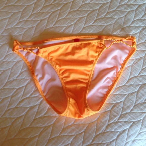NWOT Victoria's Secret Bikini Bottom