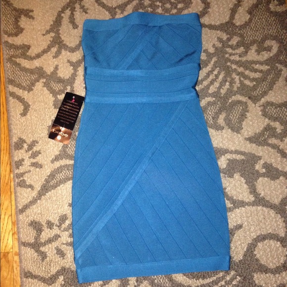 Bebe dress