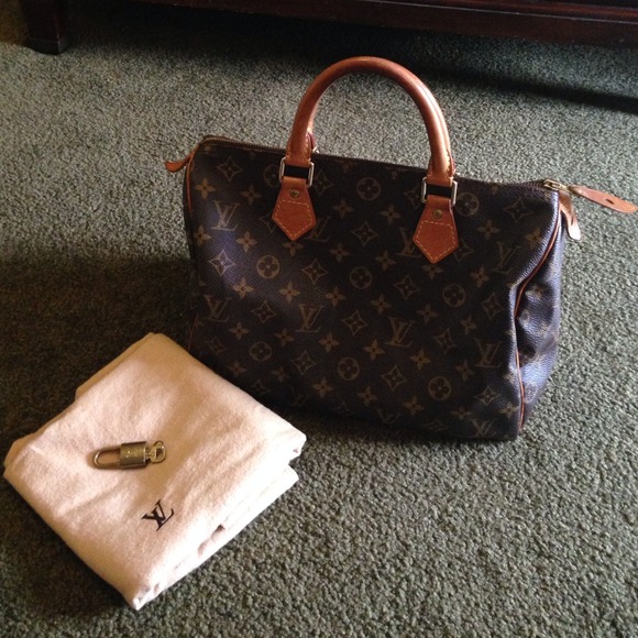 ( SOLD ) Authentic Louis Vuitton Speedy 30