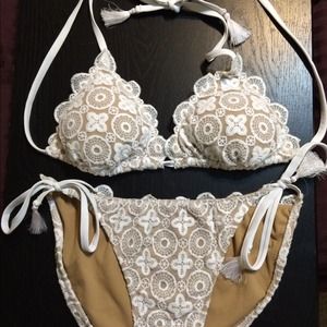 Laundry by Shelli Segal bikini