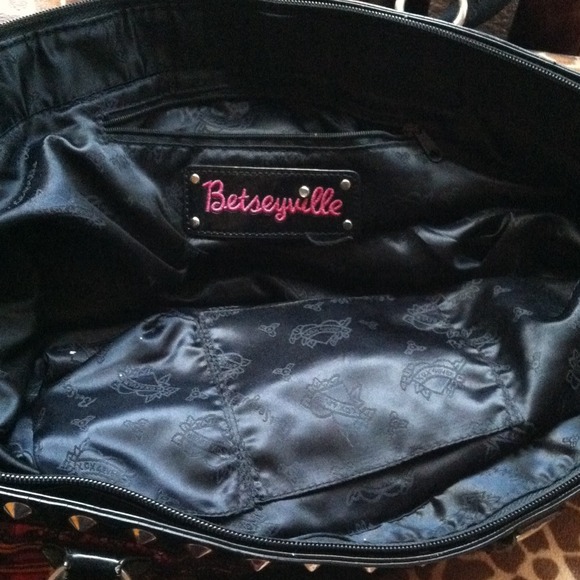 Purse - Picture 2 of 2