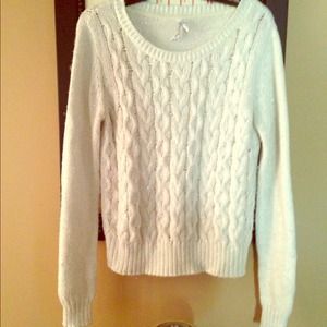 Holiday White cable knit