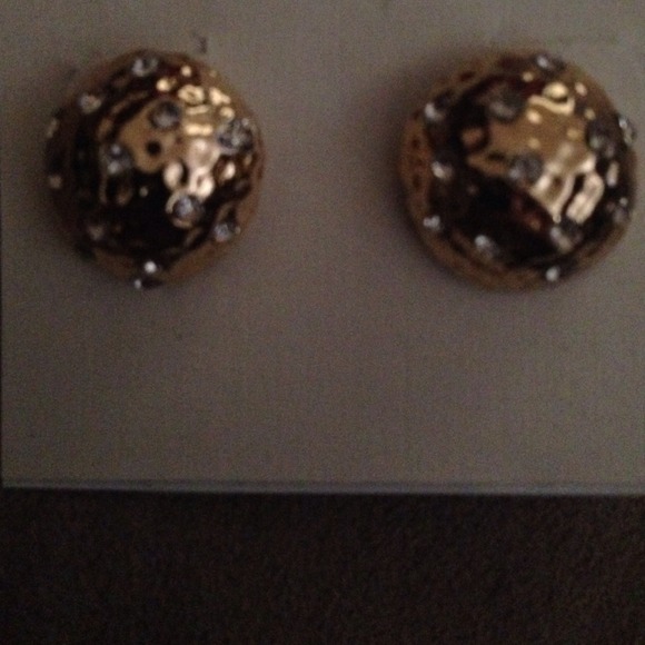 Gold earrings