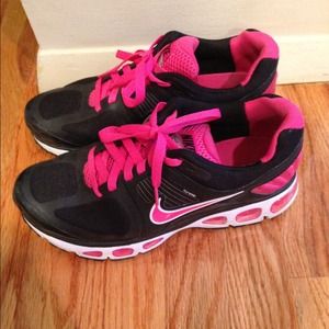 NIKE FITSOLE SNEAKERS