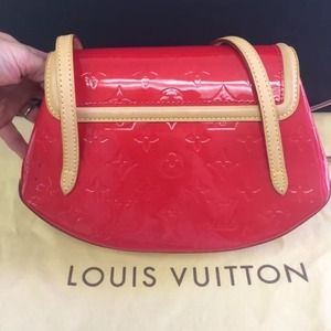 SOLD Louis Vuitton