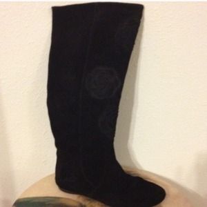 Help me find these!  B. makowsky boots