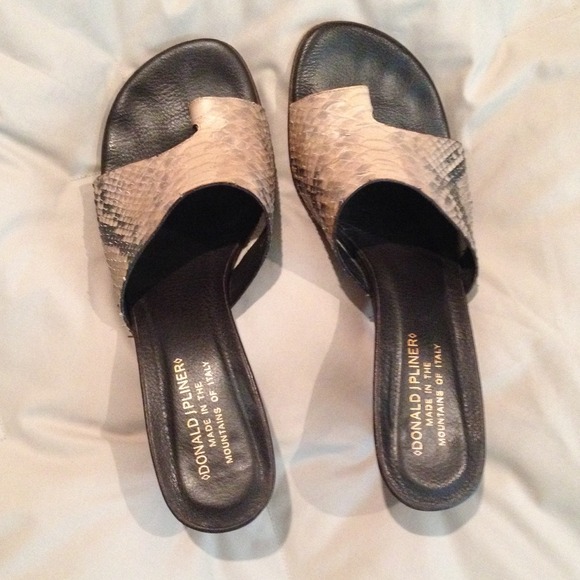 Donald J. Pliner slide sandal