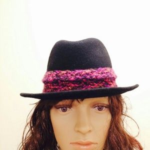 Aqua knit trim fedora HAT with funky colored band