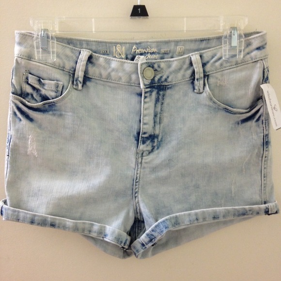 New Windsor High-Waisted Denim Shorts W/Tag
