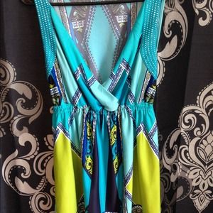 Multi colored sleeveless top