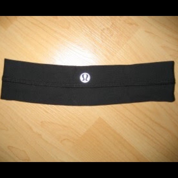 Black lululemon headband