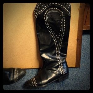 Paso studded boots