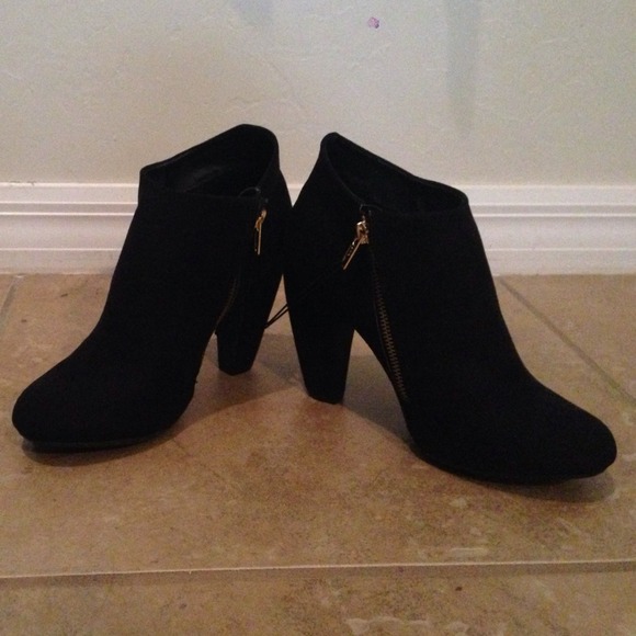 Ankle booties