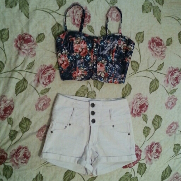 Super Cute Floral  Crop Top
