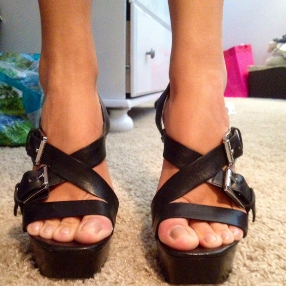 MICHAEL Michael Kors Josephine Platform - Picture 2 of 4